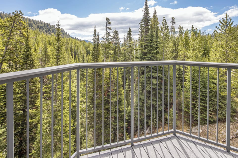 Balcony with Mountain Views | Exterior