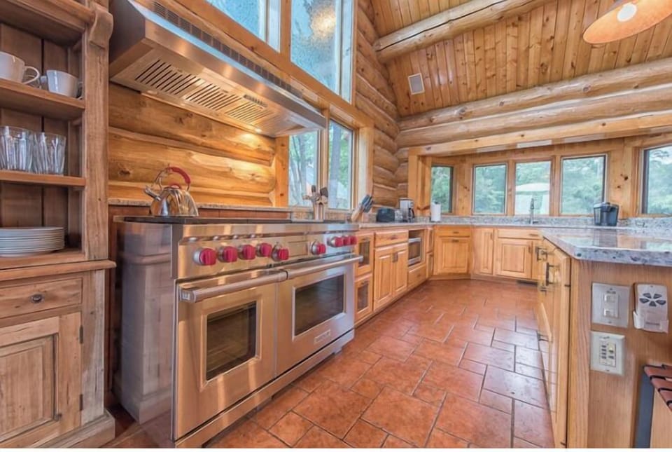 Wolf stove top & ovens - your group chef's dream!