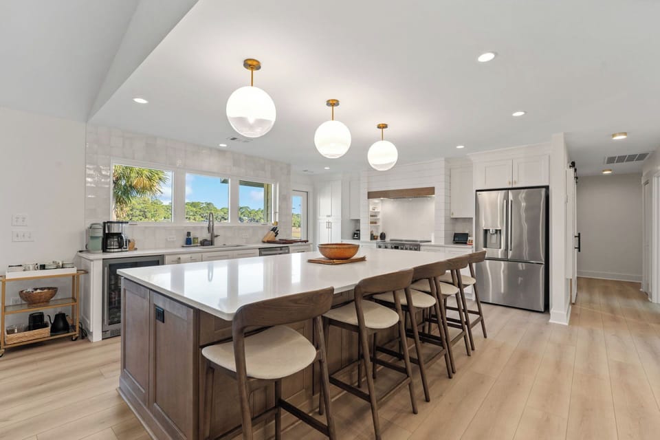 Kitchen with Island Seating