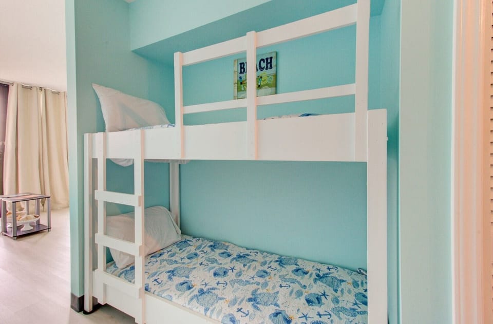 Atlantic Towers 105-print-019-018-Hall Bunks-2048x1346-300dpi