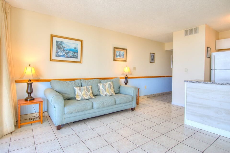 Atlantic Towers 212-print-003-007-Living Room-4200x2805-300dpi