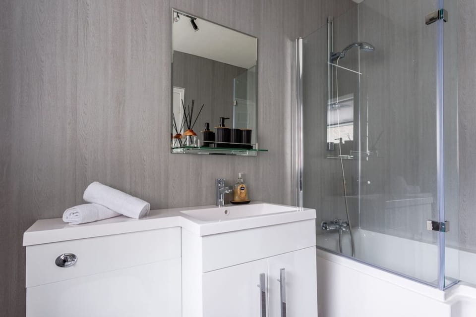 Sunderland City Stay Secure Parking Sleeps 4 House in Sunderland