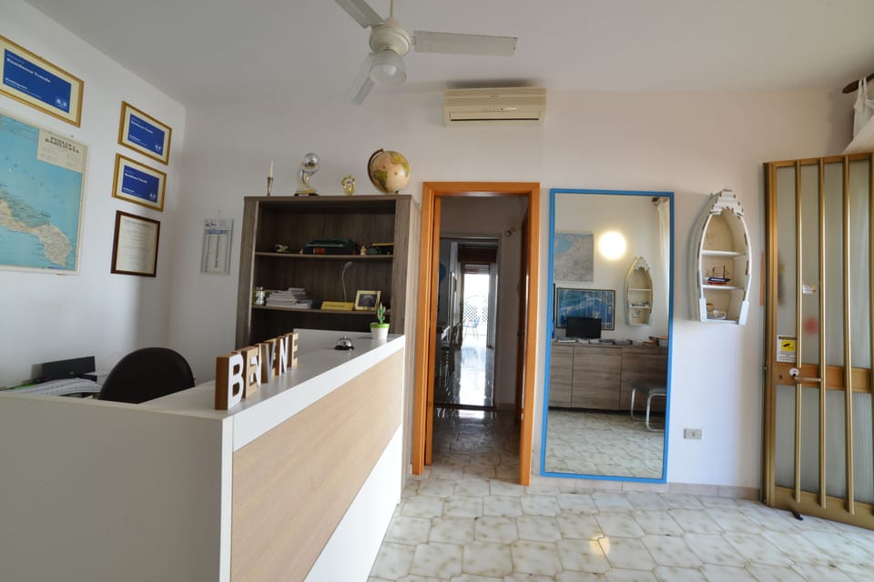 Common area (corridors, hall)