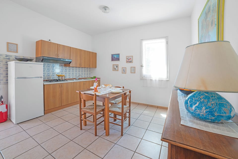 Kitchen and dining area