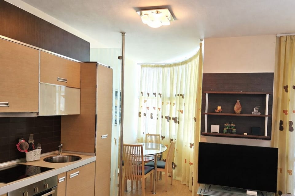 Kitchen and dining area