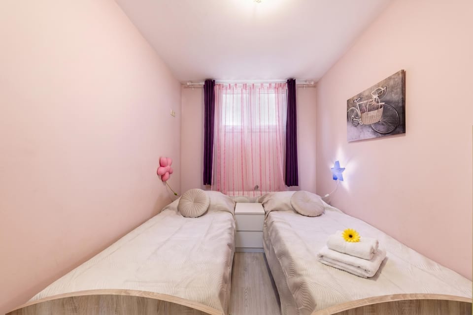 Second bedroom
