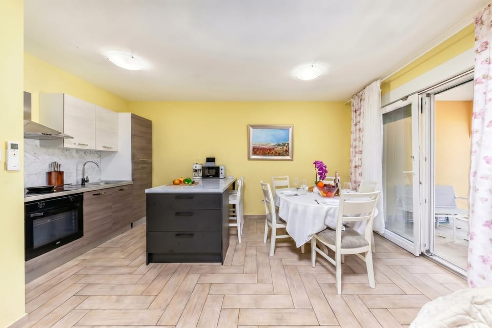 Kitchen and dining area