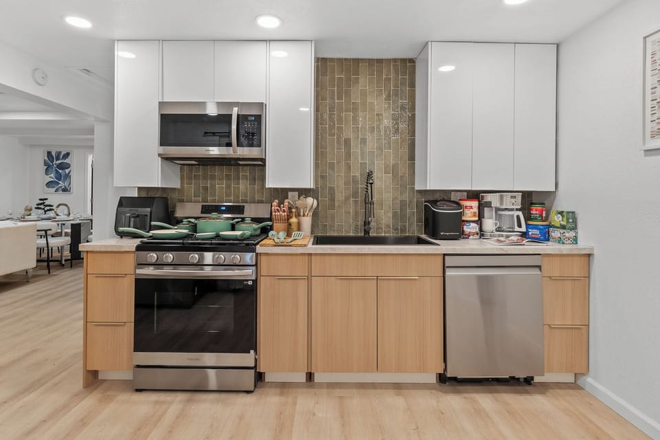 Fully equipped kitchen for easy meal prep