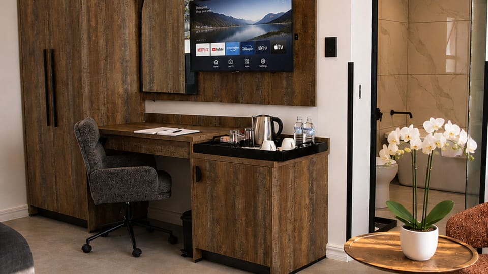 Executive Double Room | In-room safe, desk, blackout drapes, free WiFi