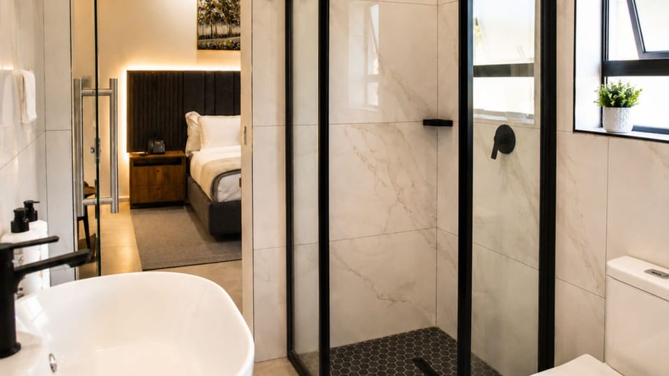 Deluxe Double Room | In-room safe, desk, blackout drapes, free WiFi