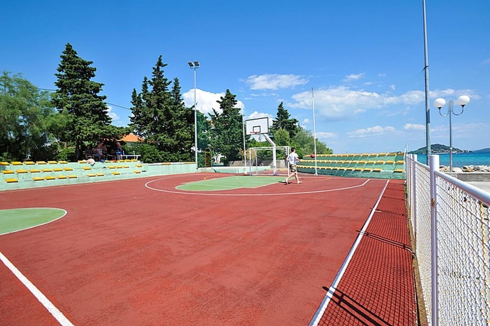Sport court