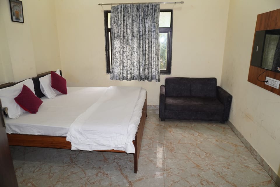 Deluxe Double Room, Mountain View | Free WiFi