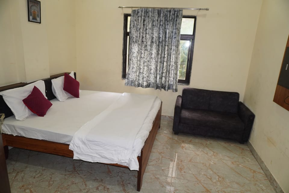Deluxe Double Room, Mountain View | Free WiFi