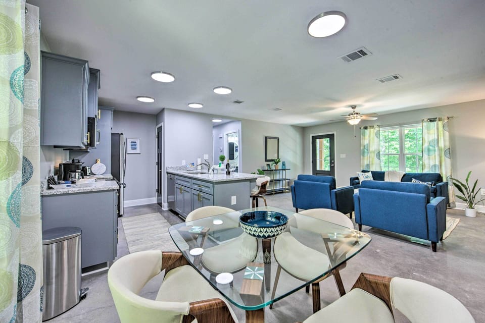 Dining & Kitchen Area | Main Home