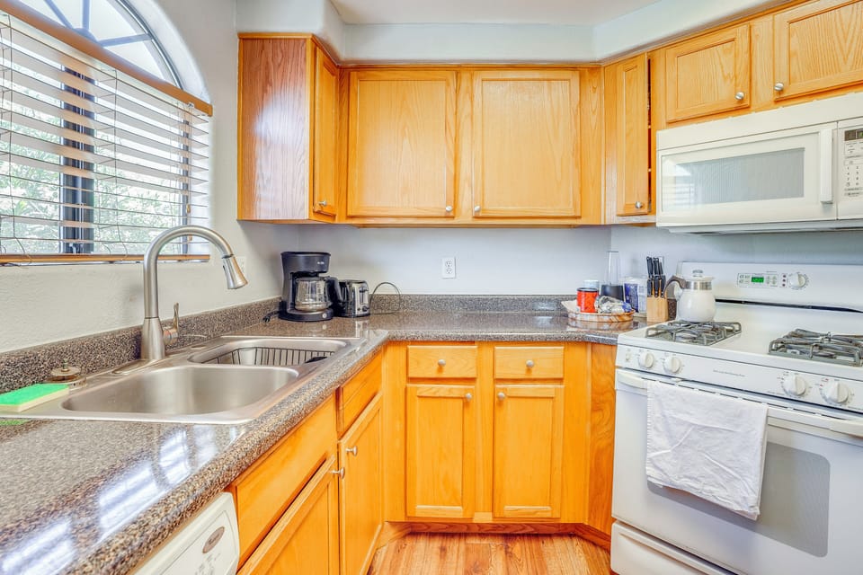 Kitchen | Dishwasher | Refrigerator