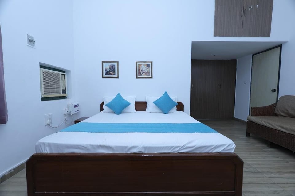 Superior Double Room, Garden View | Laptop workspace, WiFi (free)