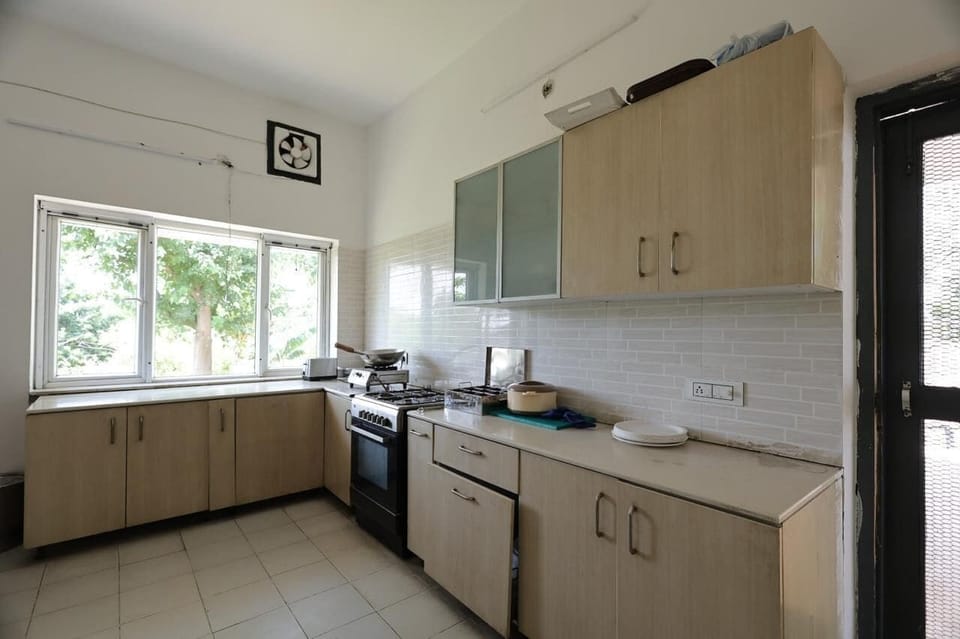 Superior Double Room, Garden View | Private kitchen