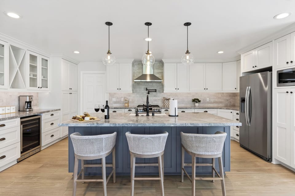 Fully equipped kitchen.