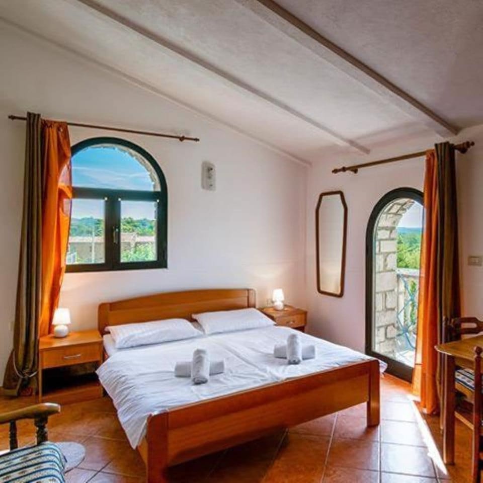 Apartment, Garden View | Free WiFi, bed sheets
