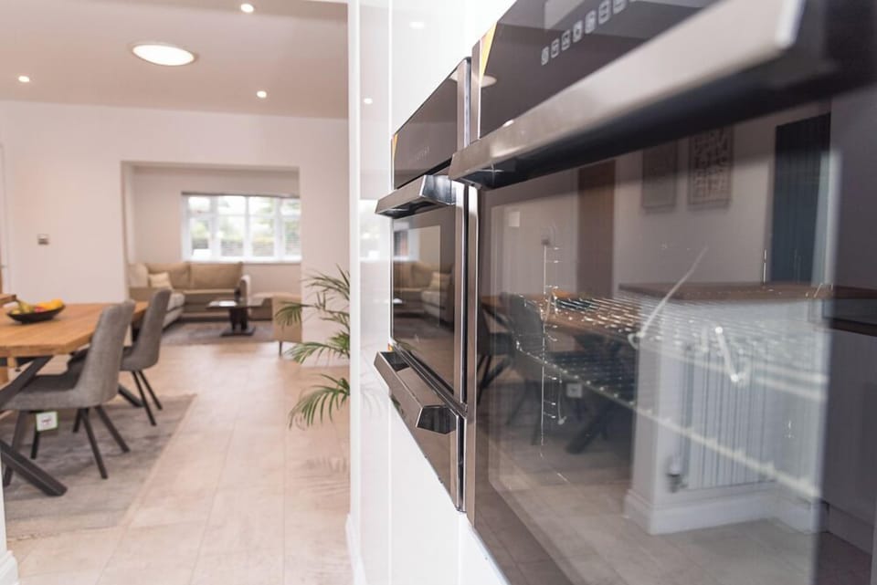 Modern appliances, both microwave and oven, with full instructions 