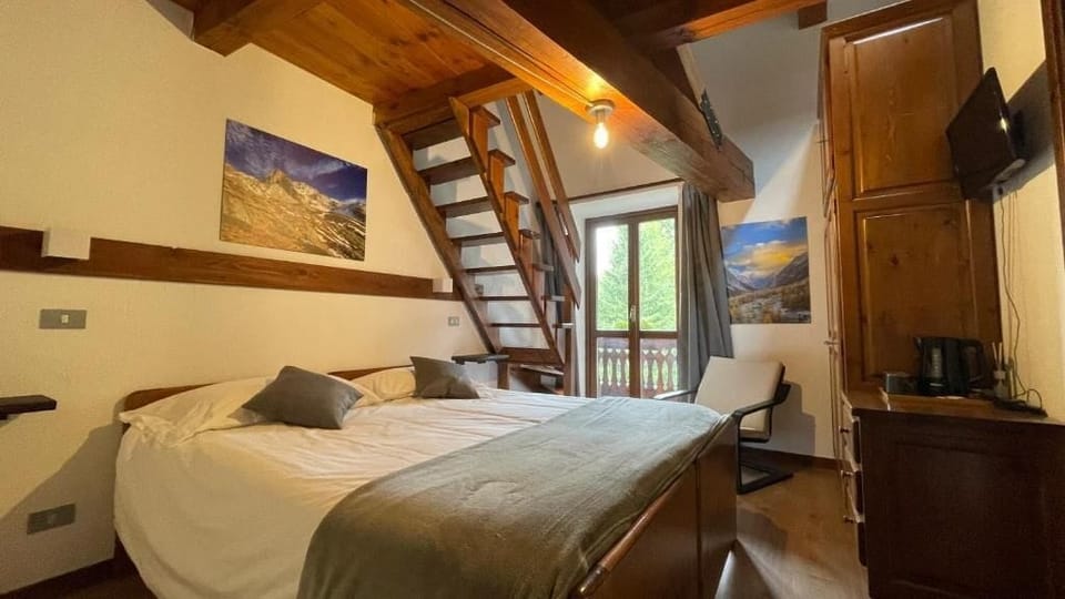 Classic Quadruple Room, Balcony, Garden View | Desk, laptop workspace, free WiFi, wheelchair access