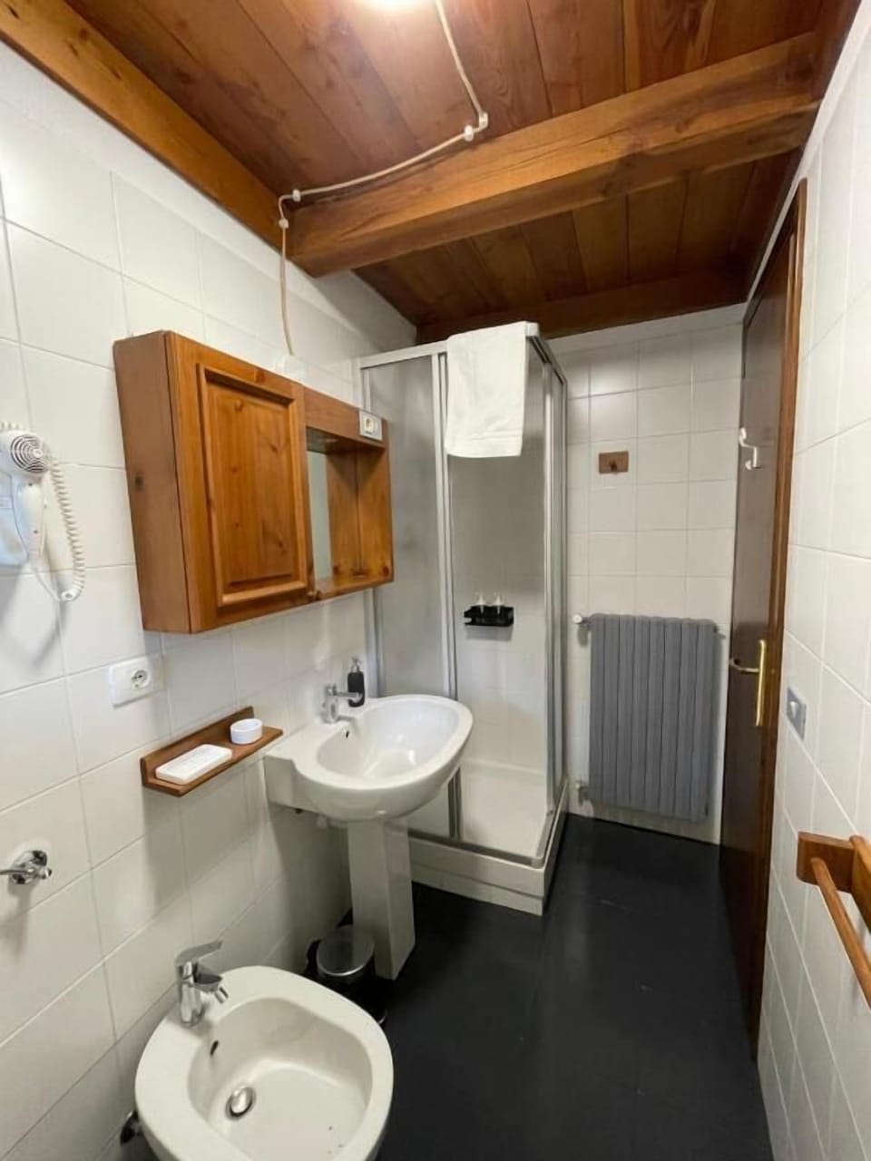 Classic Quadruple Room, Balcony, Garden View | Bathroom | Shower, hair dryer, towels, soap