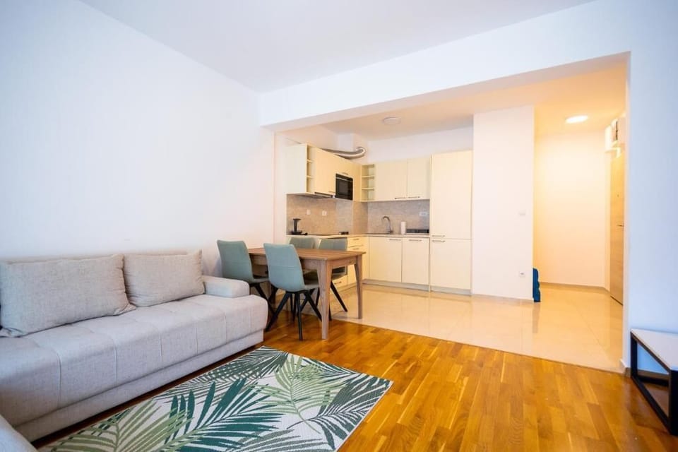 Comfort Apartment, Balcony, Mountain View | Living area | Flat-screen TV