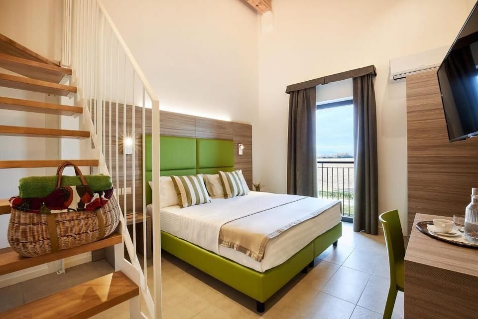 Triple Room, Multiple Beds, Private Bathroom, Valley View | Desk, WiFi (free)
