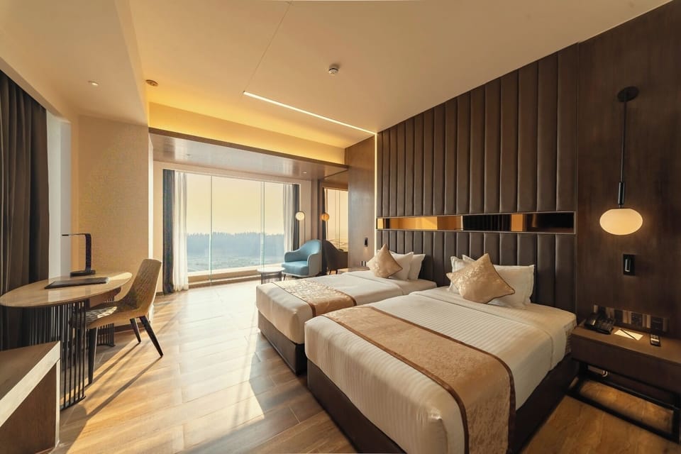 Premium Twin Room, Sea View | Desk, free WiFi