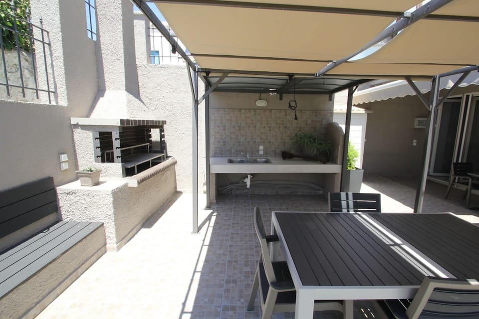 House | 1 bedroom