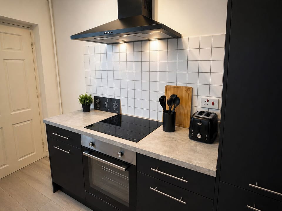 Fridge, microwave, oven, stovetop