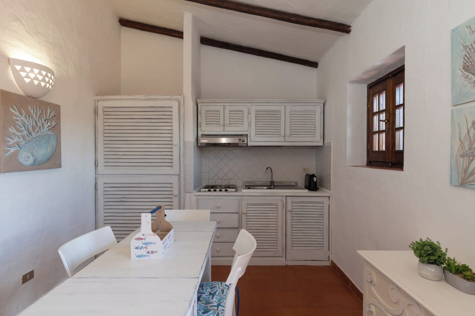 Apartment, 1 Bedroom, Sea View | Private kitchen | Espresso maker, coffee/tea maker