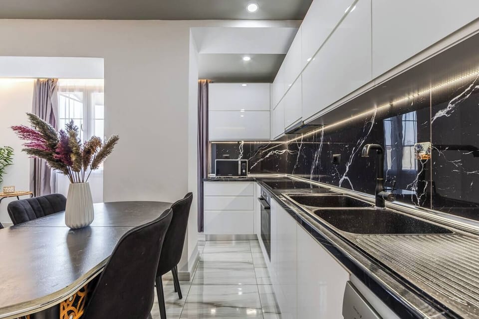Fully-equipped kitchen