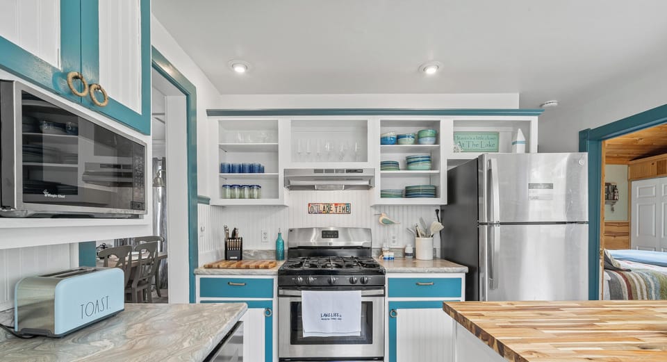 Full kitchen with lots of workspace