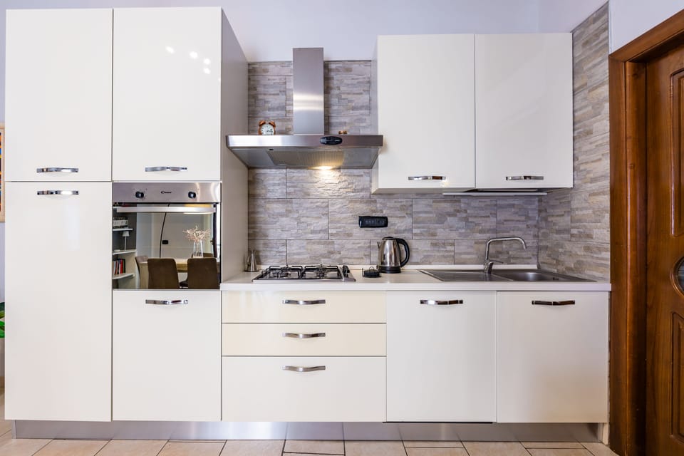 Apartment (2 Bedrooms) | Private kitchen | Microwave, oven, stovetop, espresso maker