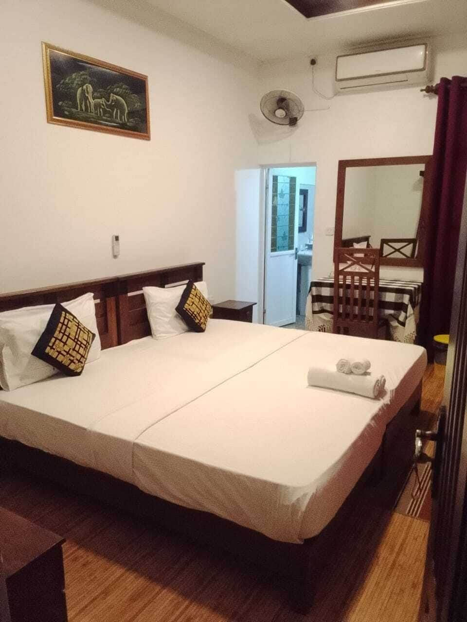 In-room safe, desk, soundproofing, iron/ironing board