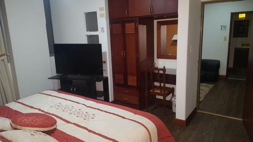 Deluxe Double Room | Desk, iron/ironing board (on request), WiFi (free)