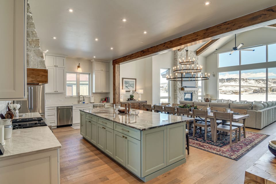 House (5 Bedrooms) | Interior