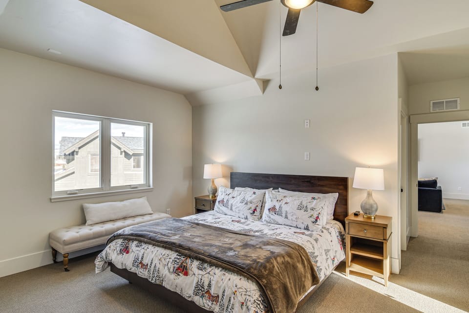 House (5 Bedrooms) | Interior