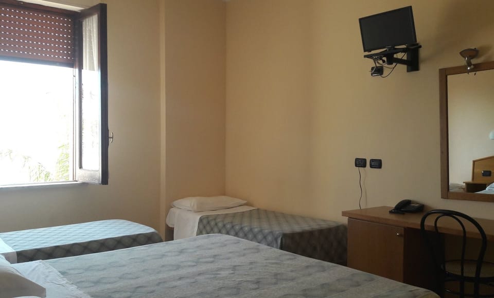 Triple Room | Bed sheets