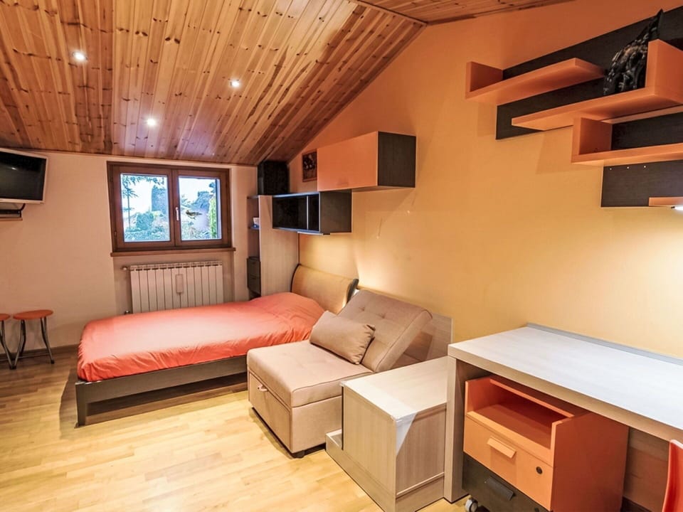 Furniture, Bed, Wood, Bedroom, Interior Design, Floor, Flooring, Room, Ceiling, Bed Sheet