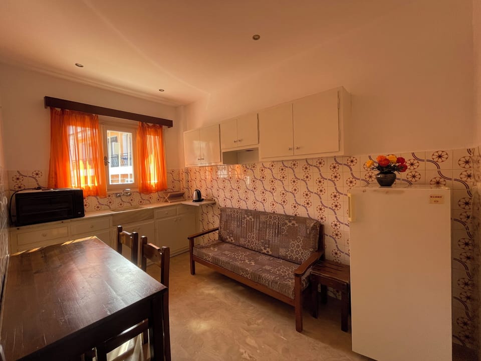 Apartment, 2 Bedrooms, Balcony, Corner | Private kitchen