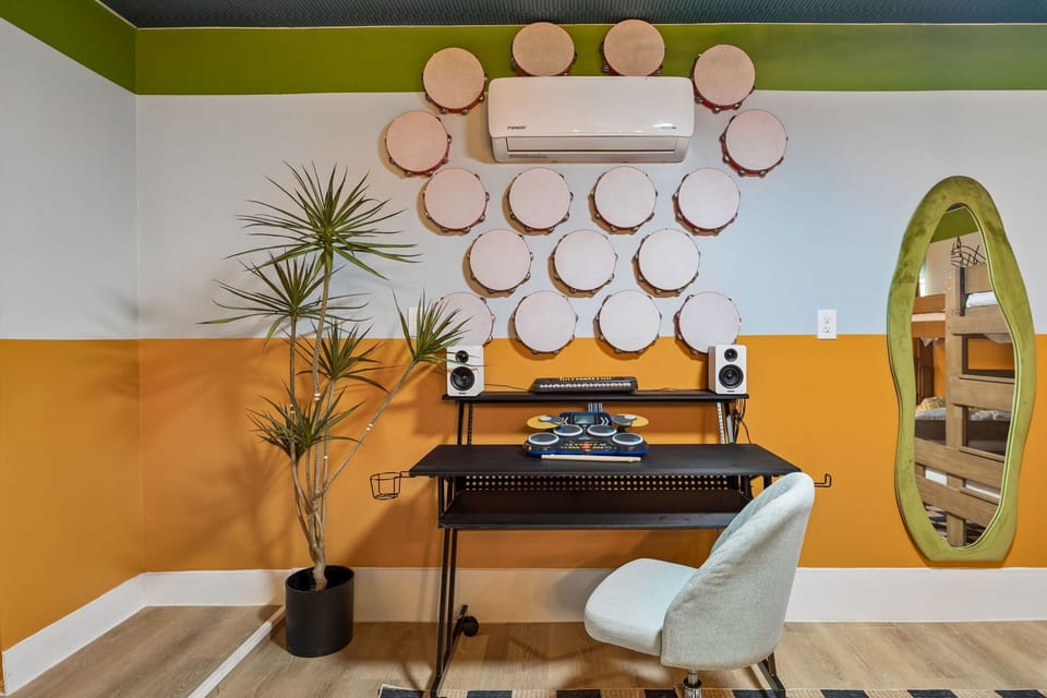 Your Personal Studio Vibes – Sit down, drop a record, and let the music set the mood in our cool and creatively designed listening nook — because every great vacation deserves an equally great soundtrack. 