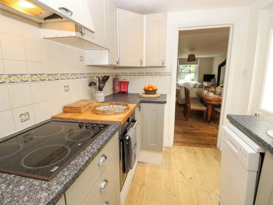 Cookware/dishes/utensils
