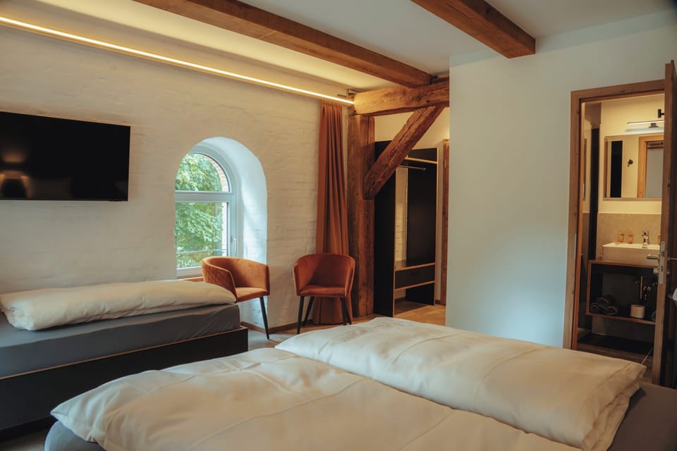 Family Room | Free WiFi