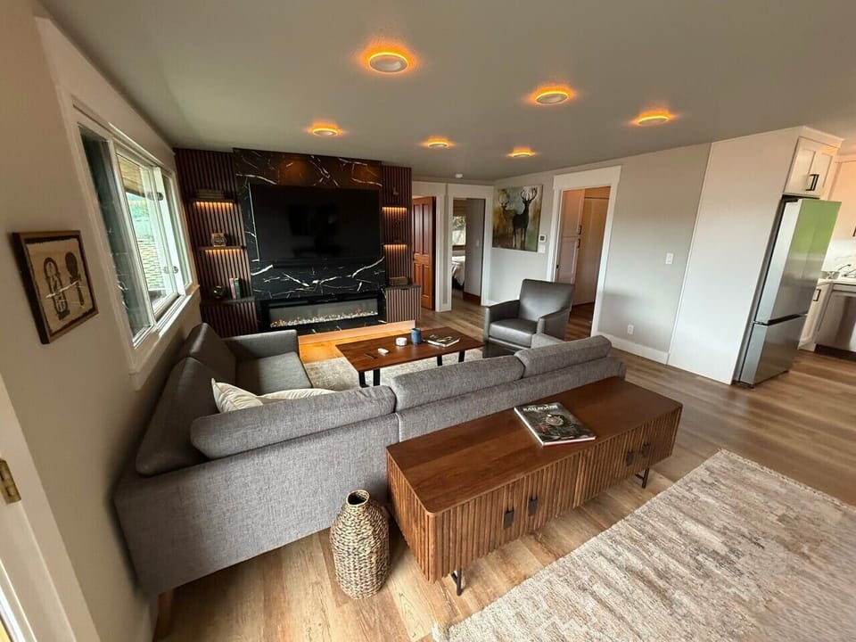 Lower light settings create a lovely ambiance throughout!