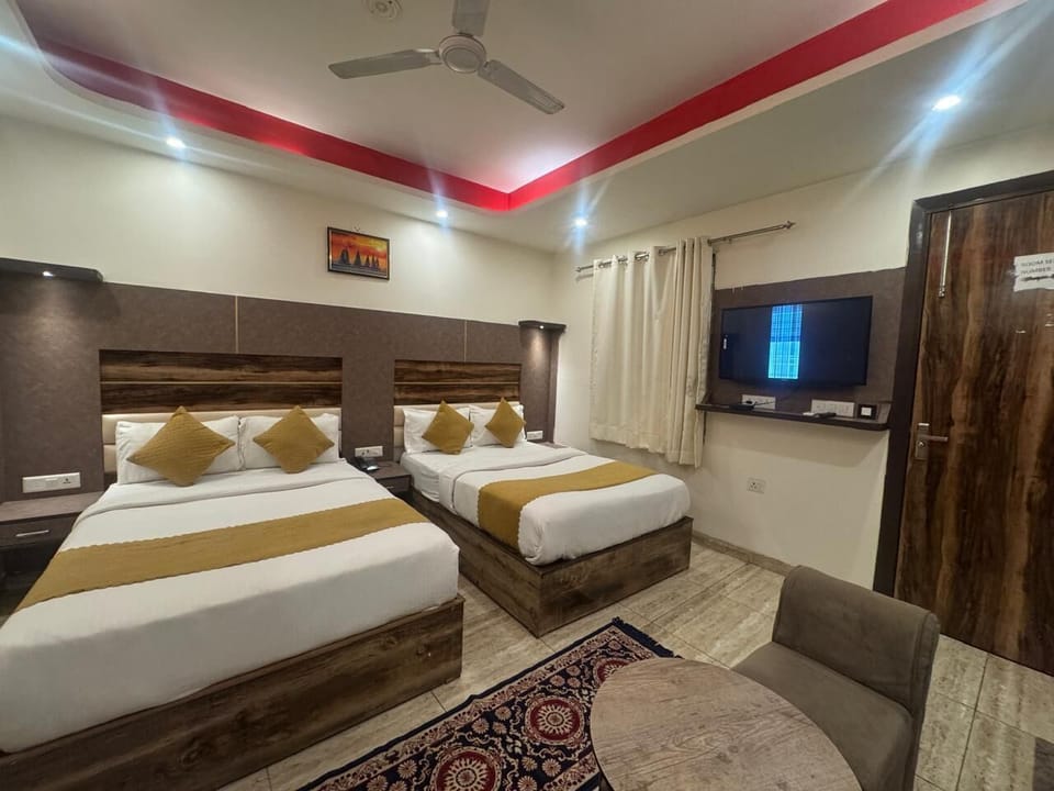 Family Room | In-room safe, desk, soundproofing, iron/ironing board