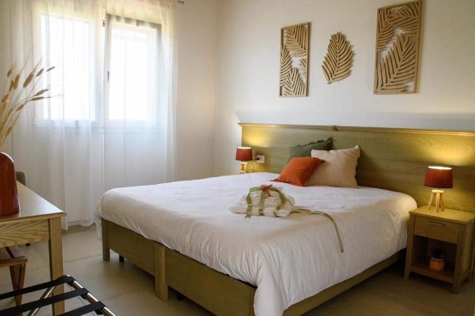Bungalow, Garden View | Desk, blackout drapes, soundproofing, free WiFi