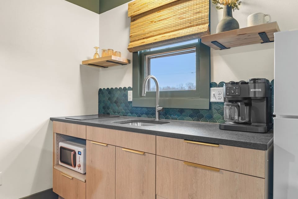 Fridge, microwave, stovetop, cookware/dishes/utensils