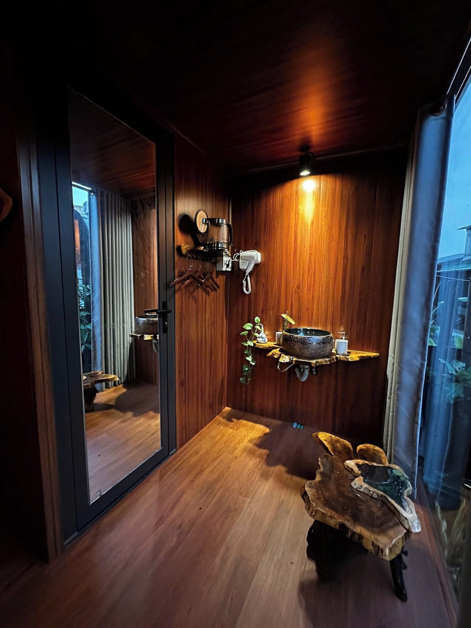 Family Studio, Non Smoking, Garden View | Bathroom | Hair dryer, slippers, towels, soap